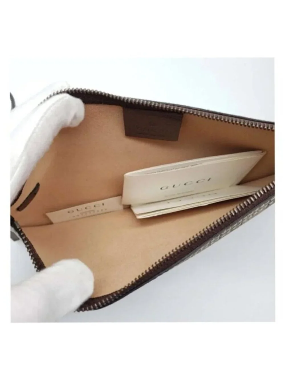 Authentic Gucci GG Supreme Canvas Wristlet Clutch Pouch Zip Bag